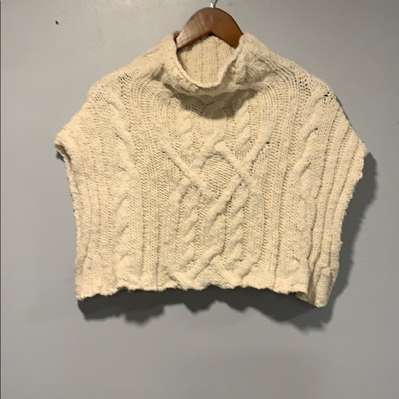 Free People Sweaters - FREE PEOPLE crop sweater